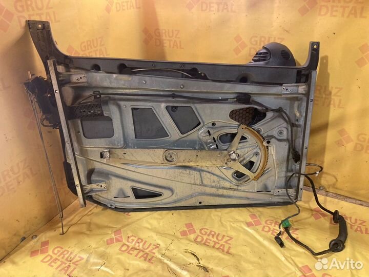 Обшивка двери Mercedes-Benz Actros 3 (MP3) 2017