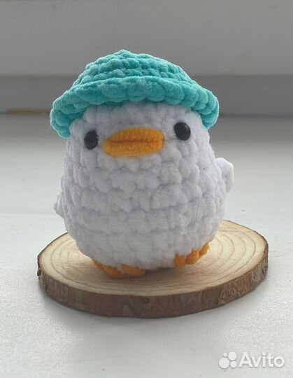 Вязаная игрушка брелок