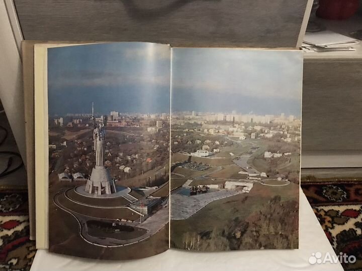 Фотоальбом памятники и монументы Украины 1982 год