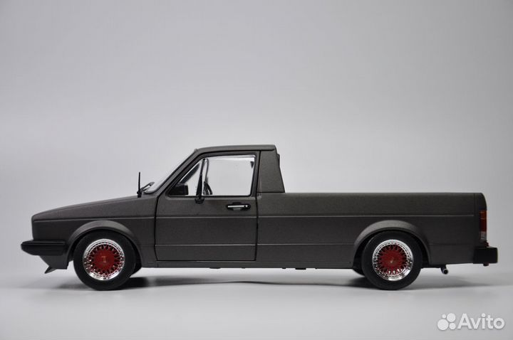 Volkswagen Caddy MK1 Custom II (1982) 1:18 Solido