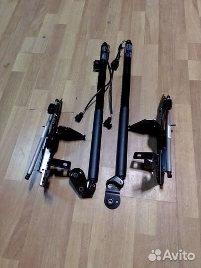 Мотор амортизатор привод багажника Audi A7 Ауди А7