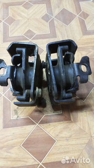 Подушка двигателя шевроле blazer 4.3
