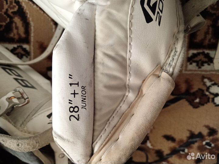 Вратарские щитки bauer