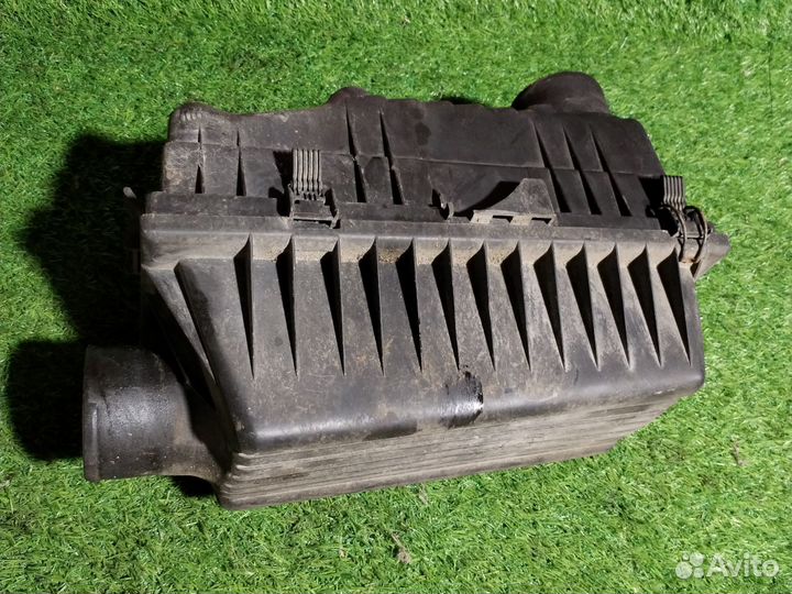 Корпус воздушного фильтра Peugeot 806