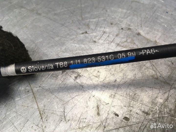 Трос открывания капота Volkswagen Bora 1997-2005