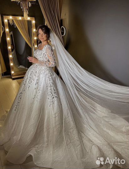 Свадебное платье