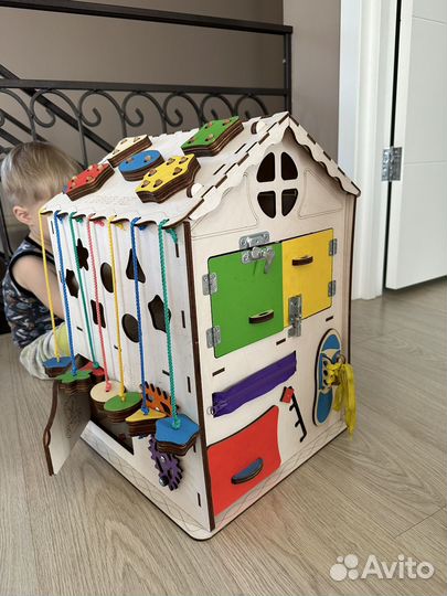 Бизиборд домик со светом большой