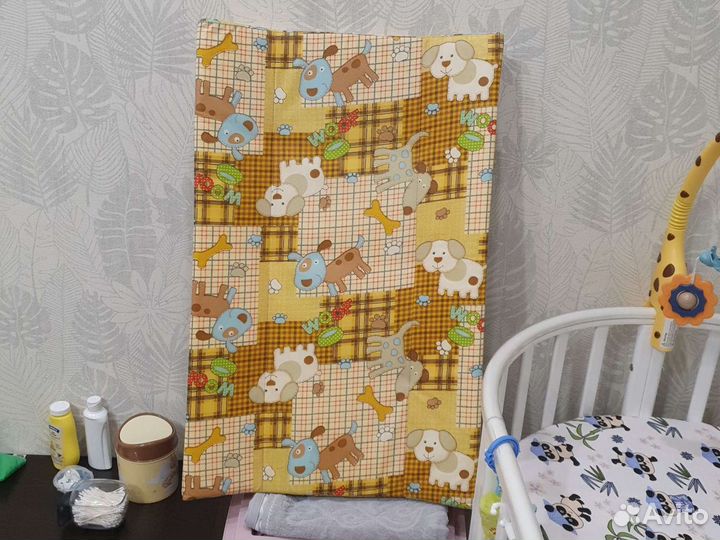 Пеленальная доска, пеленальный столик на кроватку