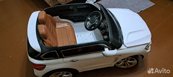 Машина детская (электромобиль)