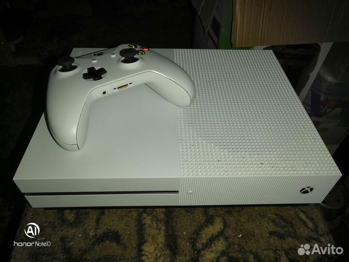 Xbox One S 1tb с играми