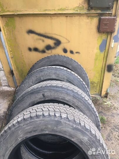 Bridgestone Blizzak DM-V1 235/60 R18