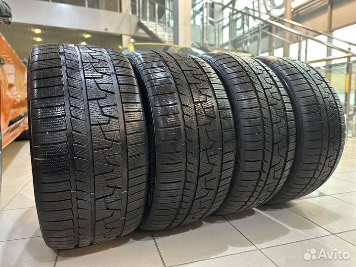 Royal Black Royal Winter UHP 245/40 R19 и 275/35 R19