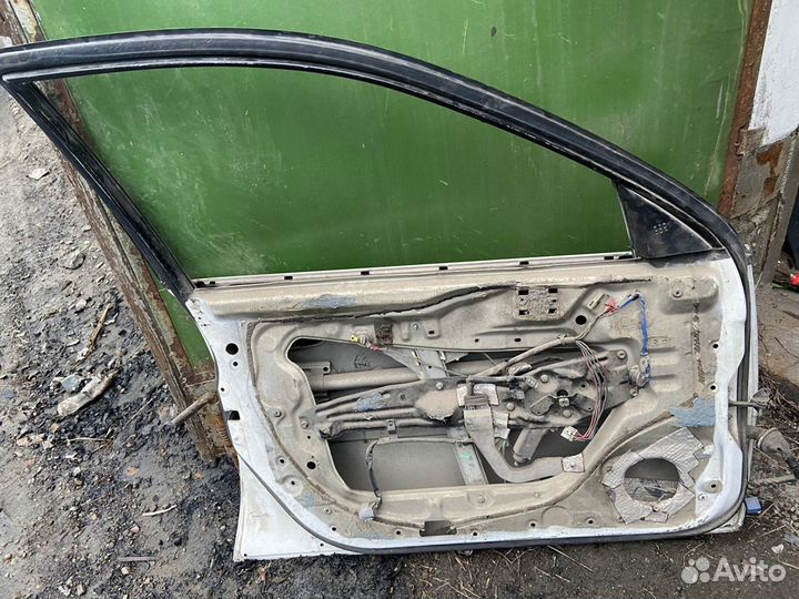 Дверь перняя лева карина AT 190