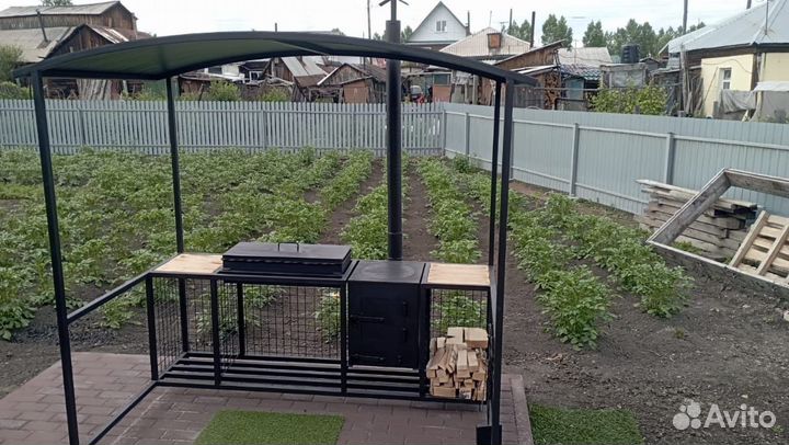 Мангальная зона под крышей