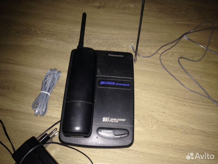 Телефон Panasonic с переносной трубкой