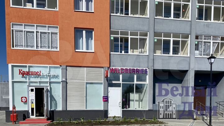 Продам торговое помещение, 332 м²