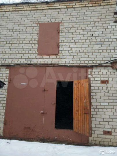 Гараж, > 30 м²