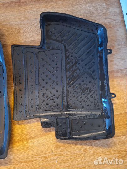 Автомобильные коврики резиновые