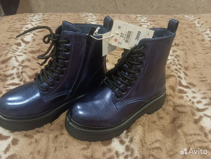 Ботинки женские на молнии