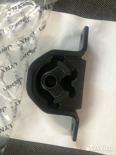 Подушка двигателя правая Almera