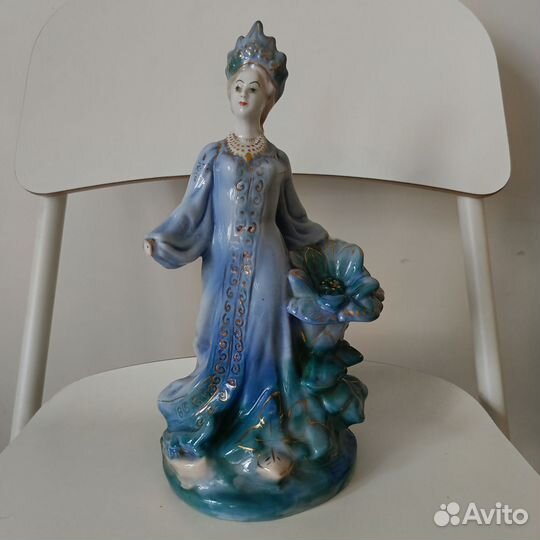 Статуэтка фарфор. 