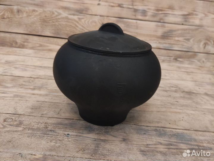 Чугунный горшок