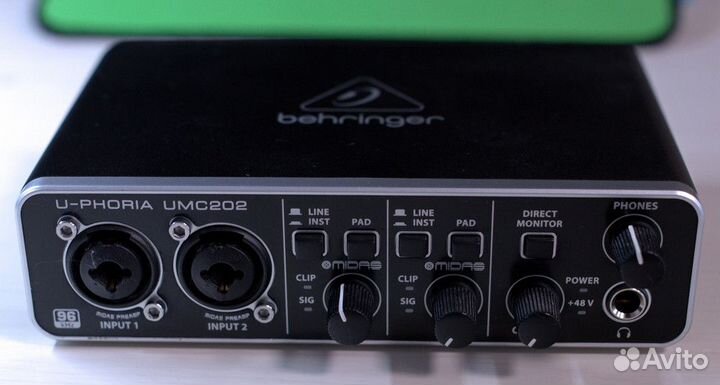 Внешняя аудиокарта Behringer U-phoria UMC202
