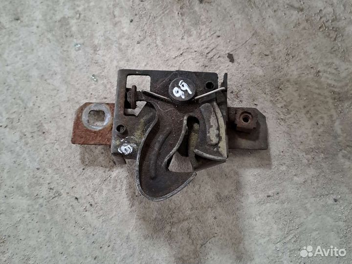 Замок капота Фольксваген шаран 1995-2000