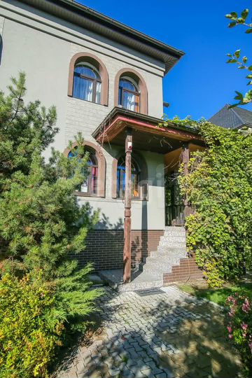 Коттедж 515 м² на участке 6,7 сот.