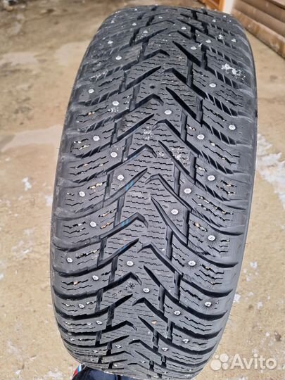 Nokian Tyres Hakkapeliitta 8 SUV 235/60 R18 107T