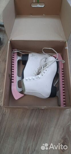 Коньки фигурные детские 33 размер