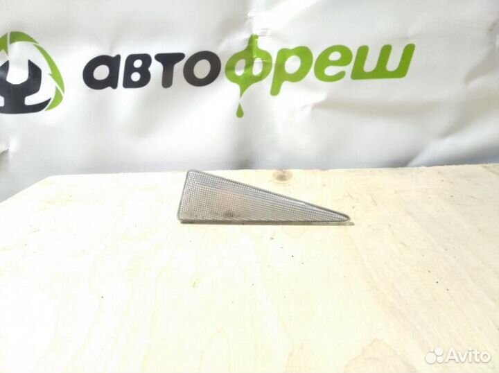 Повторитель в крыло правый Renault Megane 2003 200