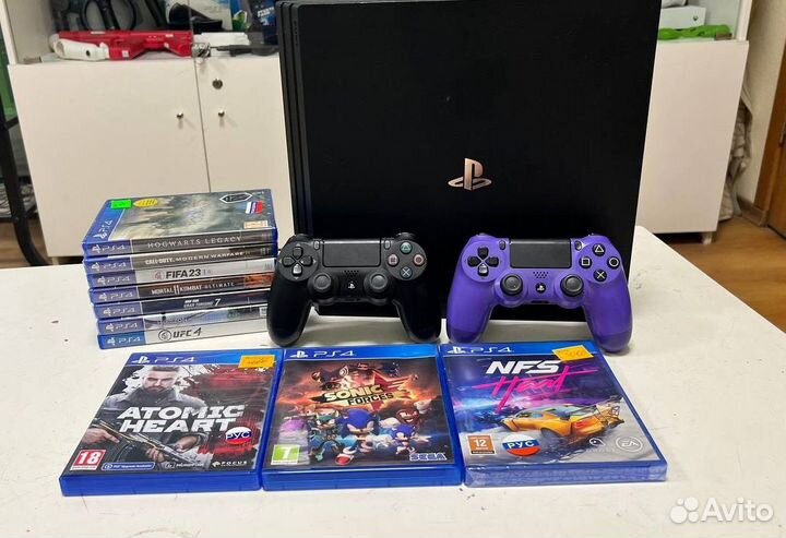 PS PRO 1Tb с 2 джойстиками