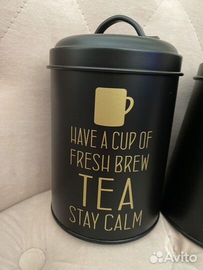 Две большие банки для чая и кофе
