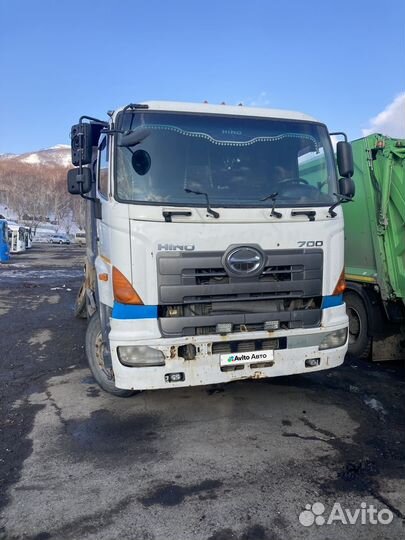 Hino 700 (Profia), 2012