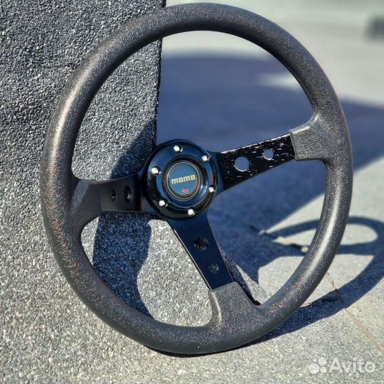 Спортивный руль momo