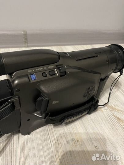 Видеокамера panasonic VX30