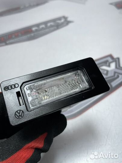 Фонарь подсветки номера Skoda Yeti 2012 2.0 CFH