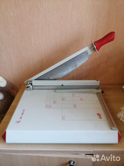 Резак для бумаги сабельный