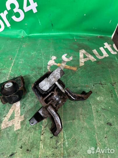 Подушка двигателя toyota auris 1zr-fe 1.6