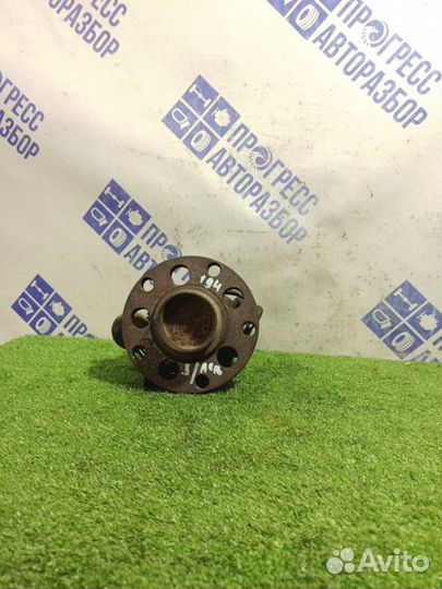 Ступица задняя левая Skoda Superb седан 1.8 AWT