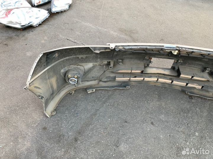 Бампер перед. Toyota Estima