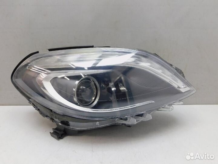 Фара правая Mercedes-Benz B-Class
