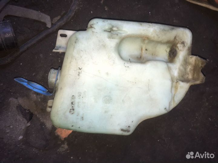 Бачок омывателя Volkswagen golf 3/vento