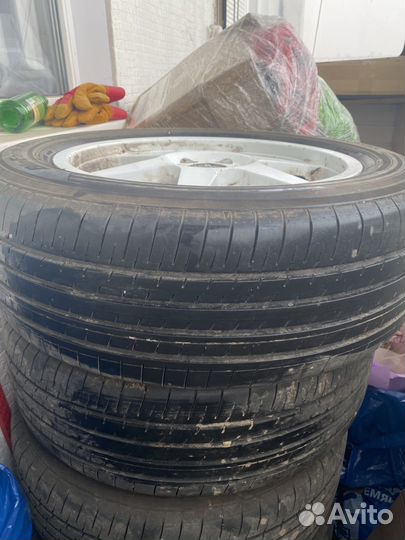 Yokohama BluEarth-XT AE61 215/60 R17 96V