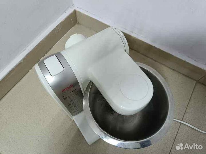 Кухонный комбайн Bosch MUM4756