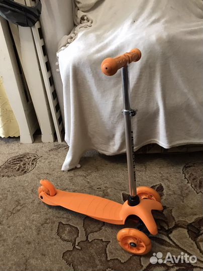 Самокат трехколесный