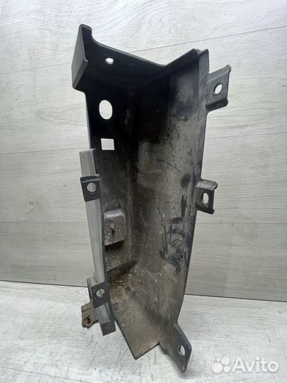 Клык заднего бампера левый Пежо Боксер 250