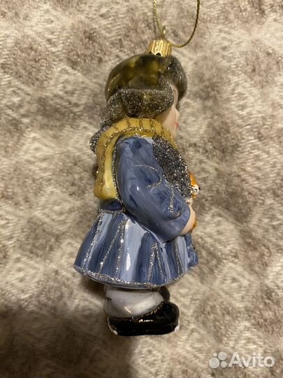 Елочная игрушка Мальчик с котенком