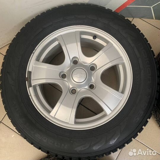 Зимние колеса Niva 215/65 R16 Nokian Nordman 7